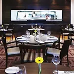 크로크 파크 호텔 4*